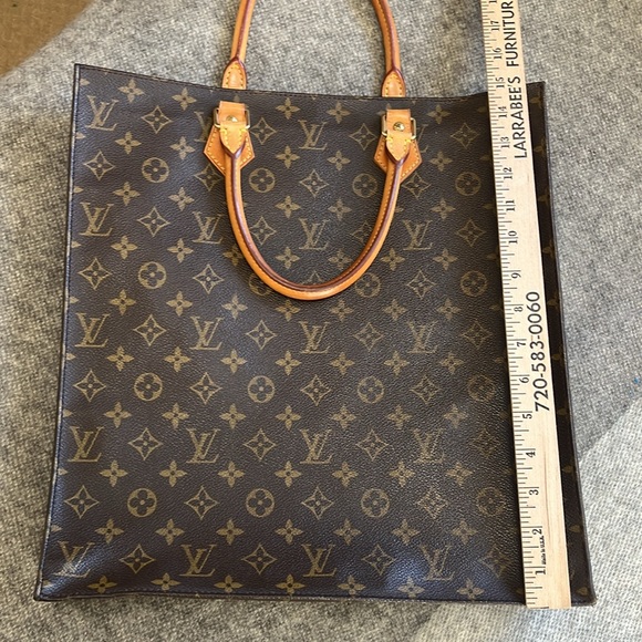GORGEOUS EUC Louis Vuitton Monagram Sac Plat! Classic tote for everyday! - Picture 15 of 16